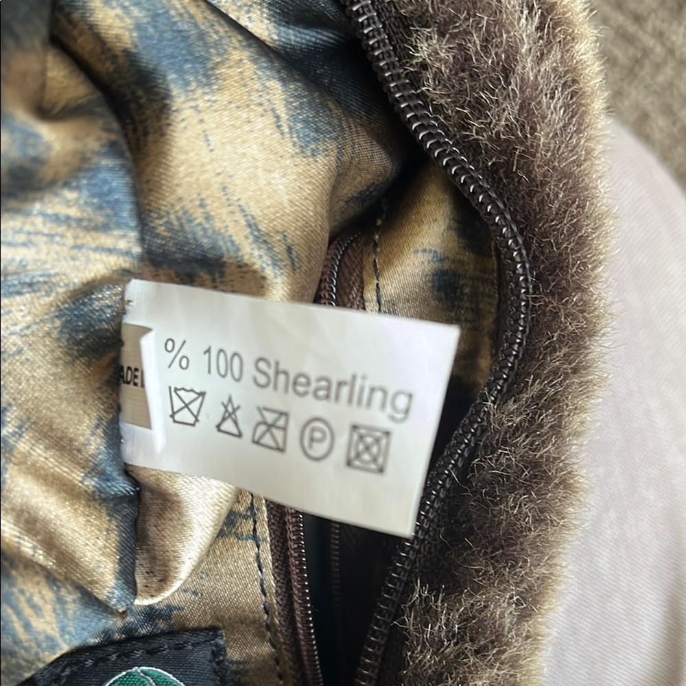 Overland Shoulder Bag - Picture 5 of 10